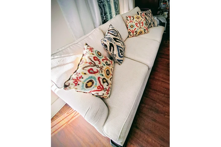 $299 : ComoNuevo Sofa Sala BonitoDeco image 1