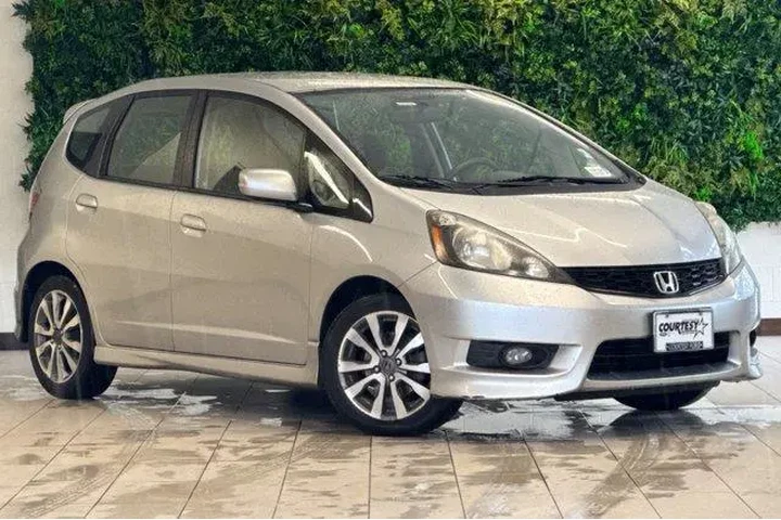 $10998 : Honda Fit 2012 Sport 4dr Hat image 2