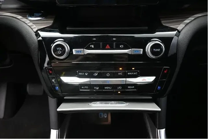 $26591 : Ford Explorer 2022 Limited 4 image 9