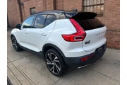 $22500 : 2020 XC40 T5 R-Design thumbnail