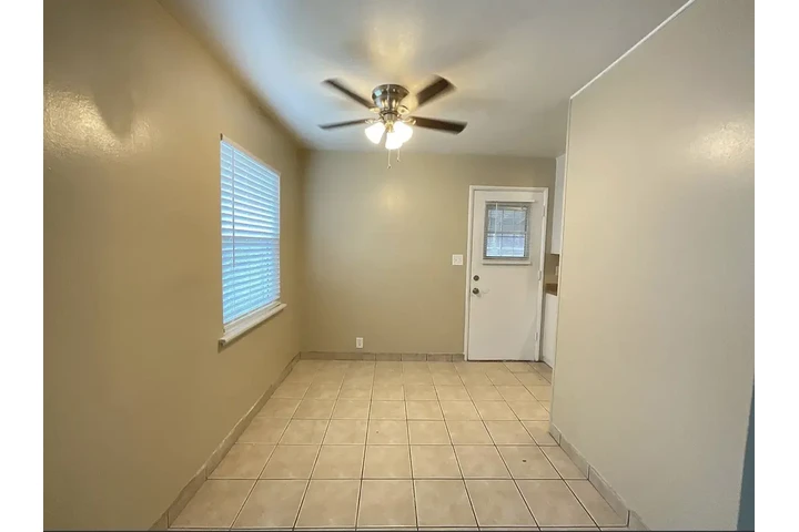 $950 : 3 dormitorios y 2.5 baños. Exc image 4