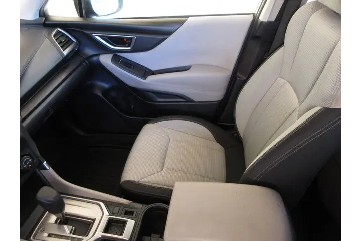 $17439 : Subaru Forester 2019 AWD Bas image 3