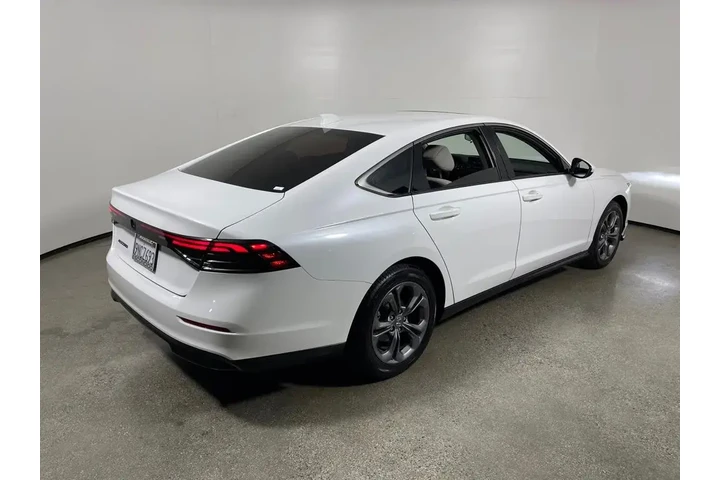 $24995 : Honda Accord 2023 EX 4dr Sed image 3