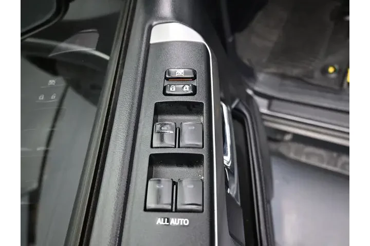 $38495 : Toyota 4Runner 2023 4x2 SR5 image 6