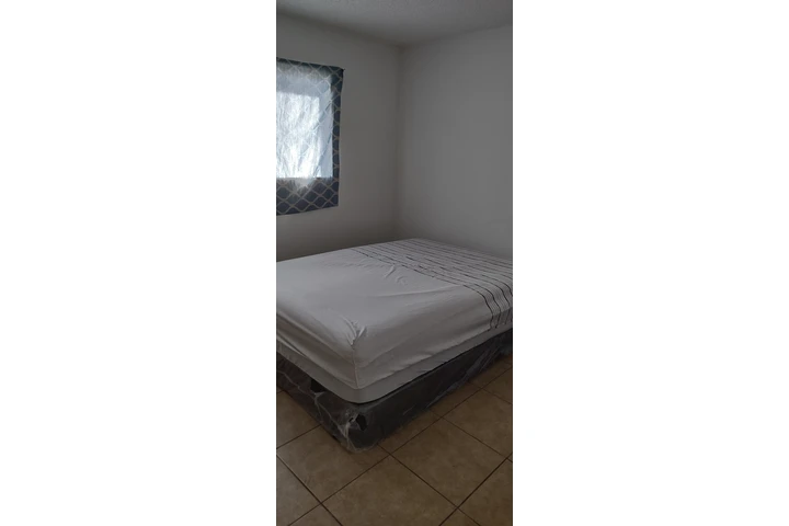 $550 : rento cuarto image 2