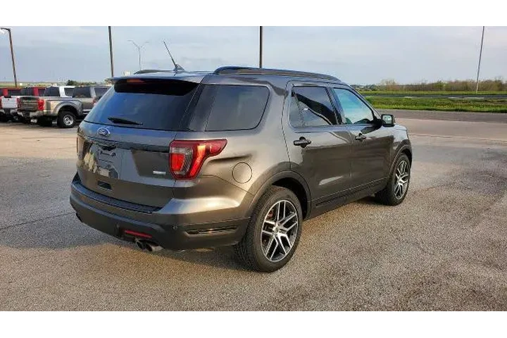 $19900 : Ford Explorer 2018 AWD Sport image 7