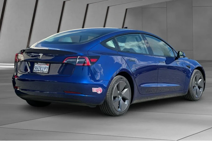 $26900 : Tesla Model 3 2023 4dr Sedan image 4