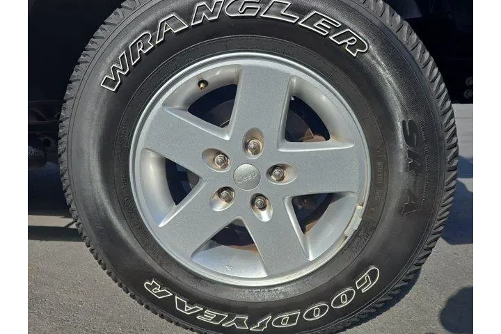 $18995 : Jeep Wrangler 2017 4x4 Sport image 6