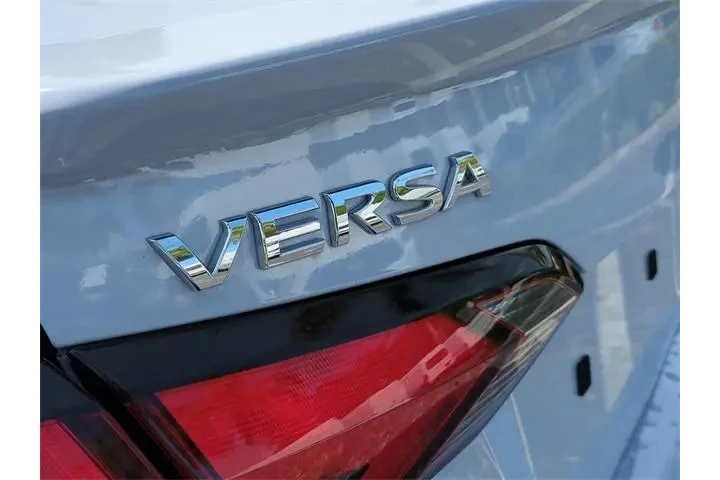 $18990 : Nissan Versa 2023 SR 4dr Sed image 5