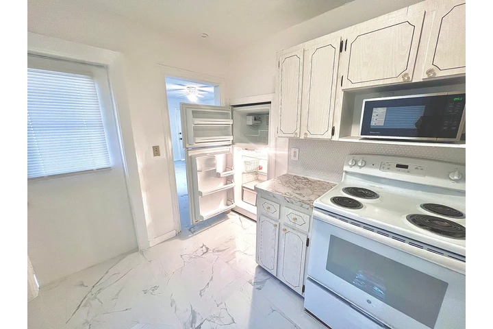 $3400 : Linda Casita en Coral Gables image 7