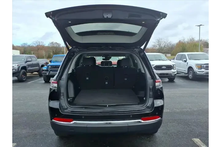 $33995 : Jeep Grand Cherokee 2024 4x4 image 6