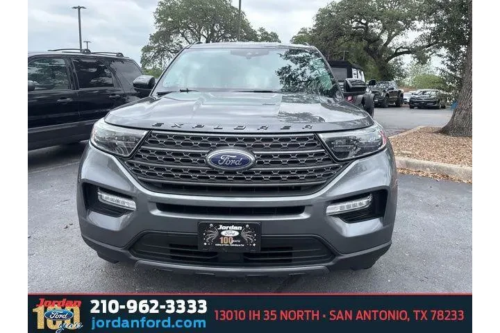 $27767 : Ford Explorer 2023 XLT 4dr S image 2
