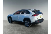 $29175 : Toyota RAV4 2022 XLE Premium thumbnail