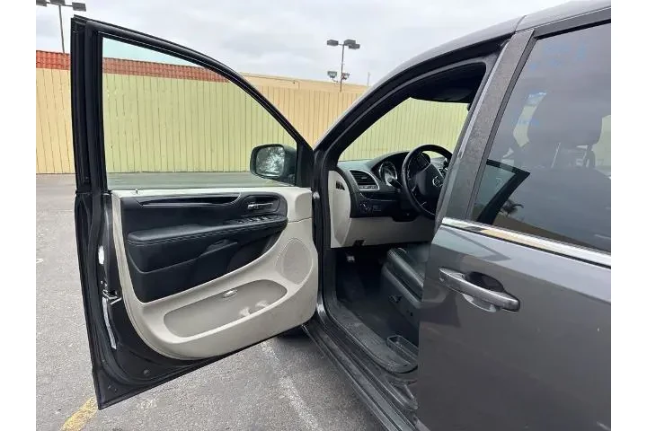 $13000 : Dodge Grand Caravan 2019 SXT image 7