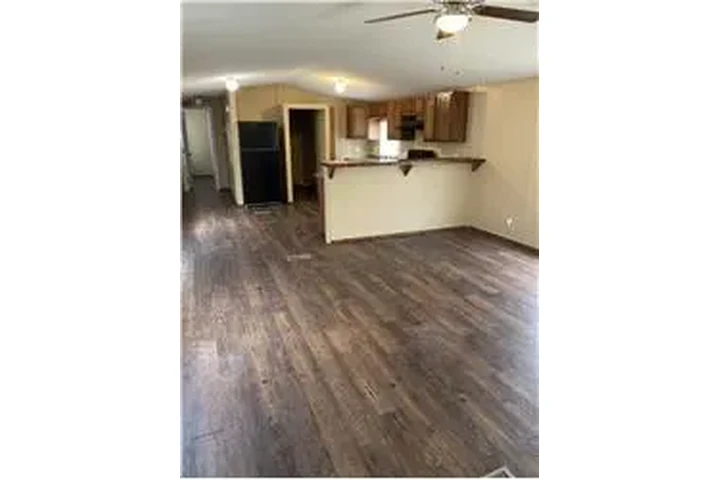 $1600 : Rental property with 3 bedro image 2