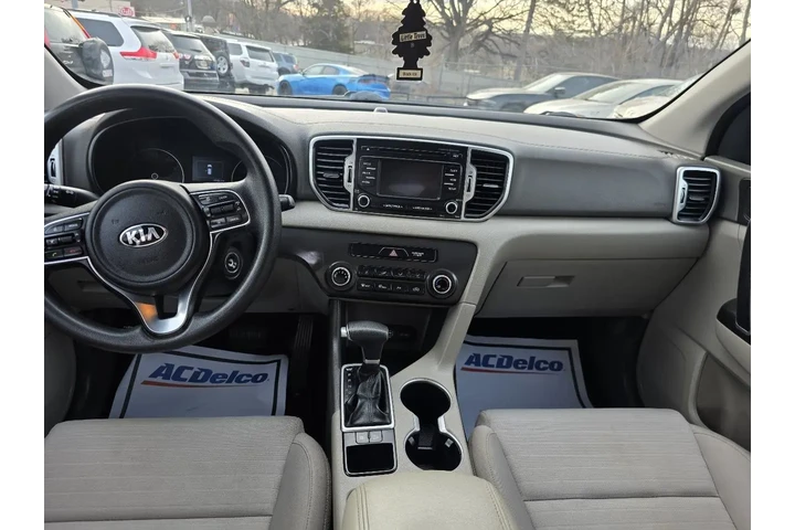 $7900 : 2018 Sportage LX FWD image 9