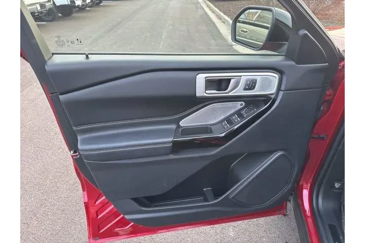 $40000 : Ford Explorer 2022 AWD ST 4d image 8