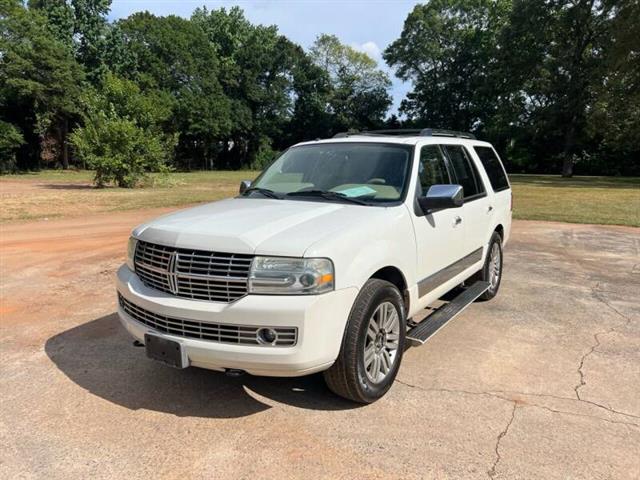 $10000 : 2008 Navigator image 1