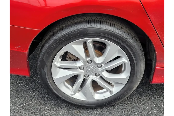 $18395 : Honda Accord 2019 LX 4dr Sed image 6
