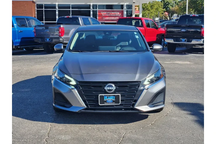 $22059 : Nissan Altima 2023 2.5 SL 4d image 2