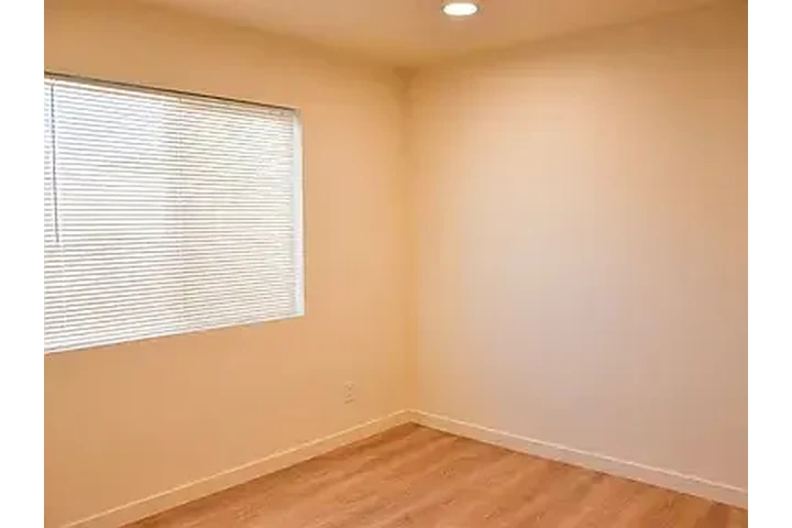 $1700 : Aplicaciones de 3bedsandbaths image 2