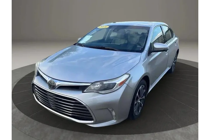 $15900 : 2018 Avalon Limited image 3