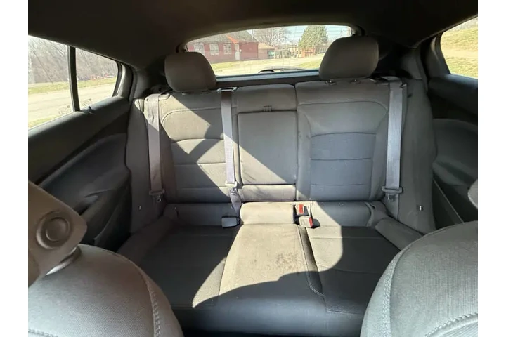 $7999 : 2017 Cruze LT Manual image 10