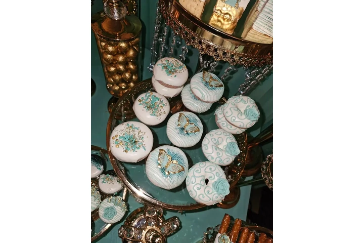 Renta de mesas sillas image 1