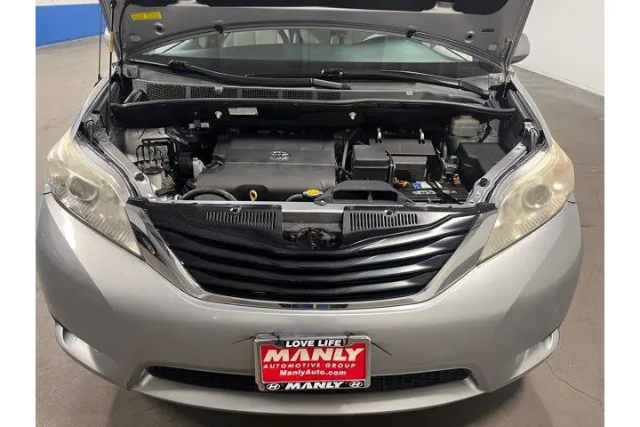 $16952 : Toyota Sienna 2014 image 9