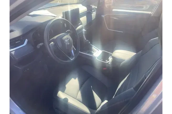 $32888 : Toyota RAV4 2025 XLE Premium image 9