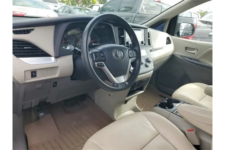 $11990 : Toyota Sienna 2015 LE 7-Pass image 9