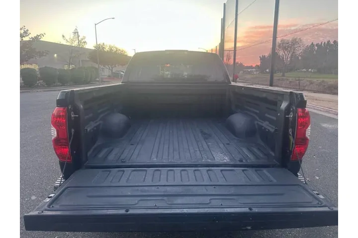 $19995 : 2017 Tundra SR image 9