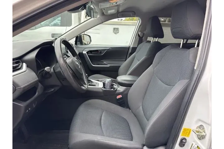 $23966 : Toyota RAV4 2020 LE 4dr SUV image 5