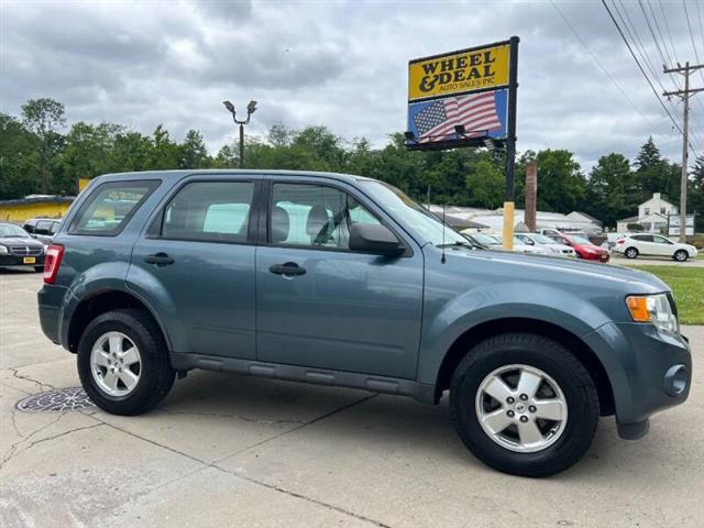 $5495 : 2011 Escape XLS image 2