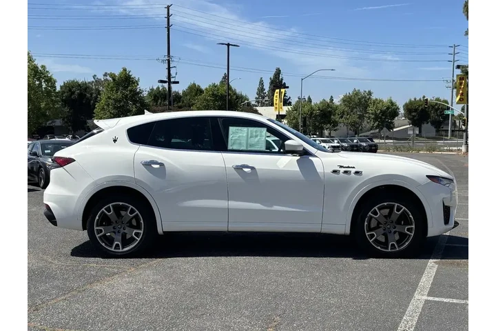 $31999 : Maserati Levante 2023 AWD Mo image 6