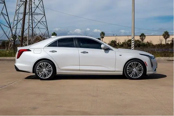 $29483 : Cadillac CT4 2023 Premium Lu image 4