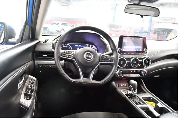 $18994 : Nissan Sentra 2025 SV 4dr Se image 8