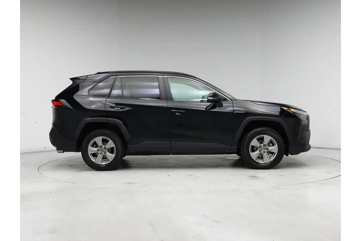 $29998 : Toyota RAV4 2023 AWD XLE 4dr image 7