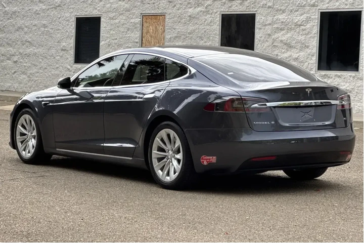 Tesla Model S 2017 60 4dr Li image 5