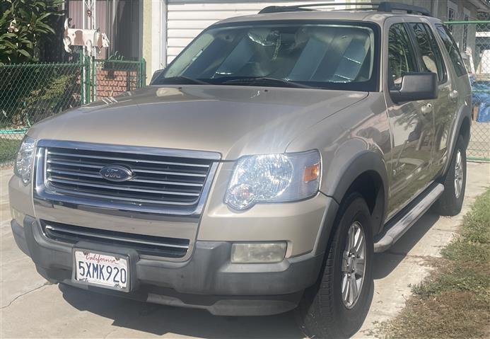 $1800 : Ford Explorer image 1