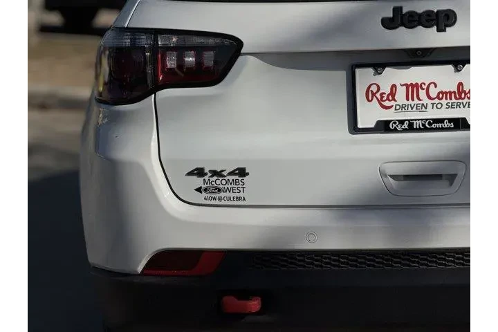 $23829 : Jeep Compass 2024 4x4 Trailh image 7