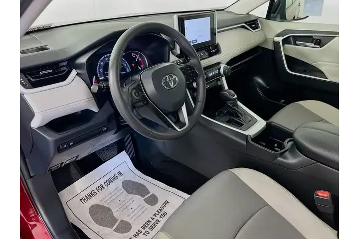 $31500 : Toyota RAV4 2023 XLE Premium image 9