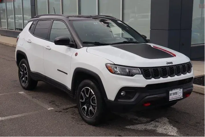 $21540 : Jeep Compass 2024 4x4 Trailh image 3