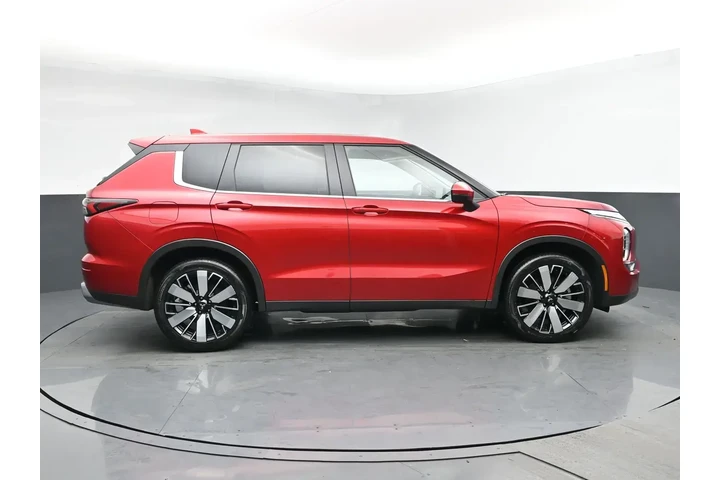 $24195 : Mitsubishi Outlander 2025 SE image 3