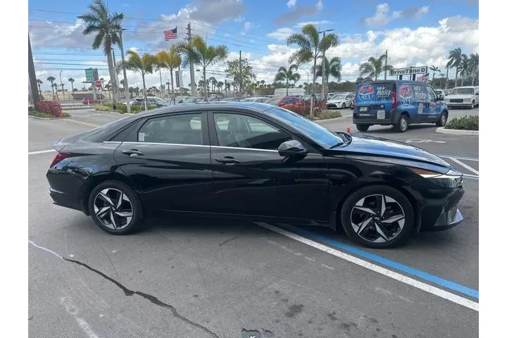 $19404 : Hyundai ELANTRA 2023 Limited image 4