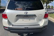 $10500 : PRE-OWNED 2012 TOYOTA HIGHLAN thumbnail