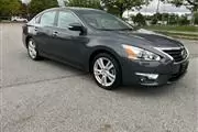 $8900 : 2013 Altima 3.5 SL thumbnail
