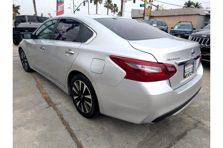 $11995 : 2018 Altima 2.5 SV image 6