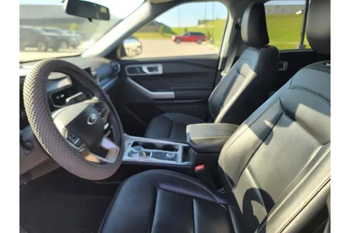 $29163 : Ford Explorer 2022 AWD XLT 4 image 5