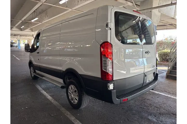 $30995 : Ford Transit 2024 250 3dr SW image 4
